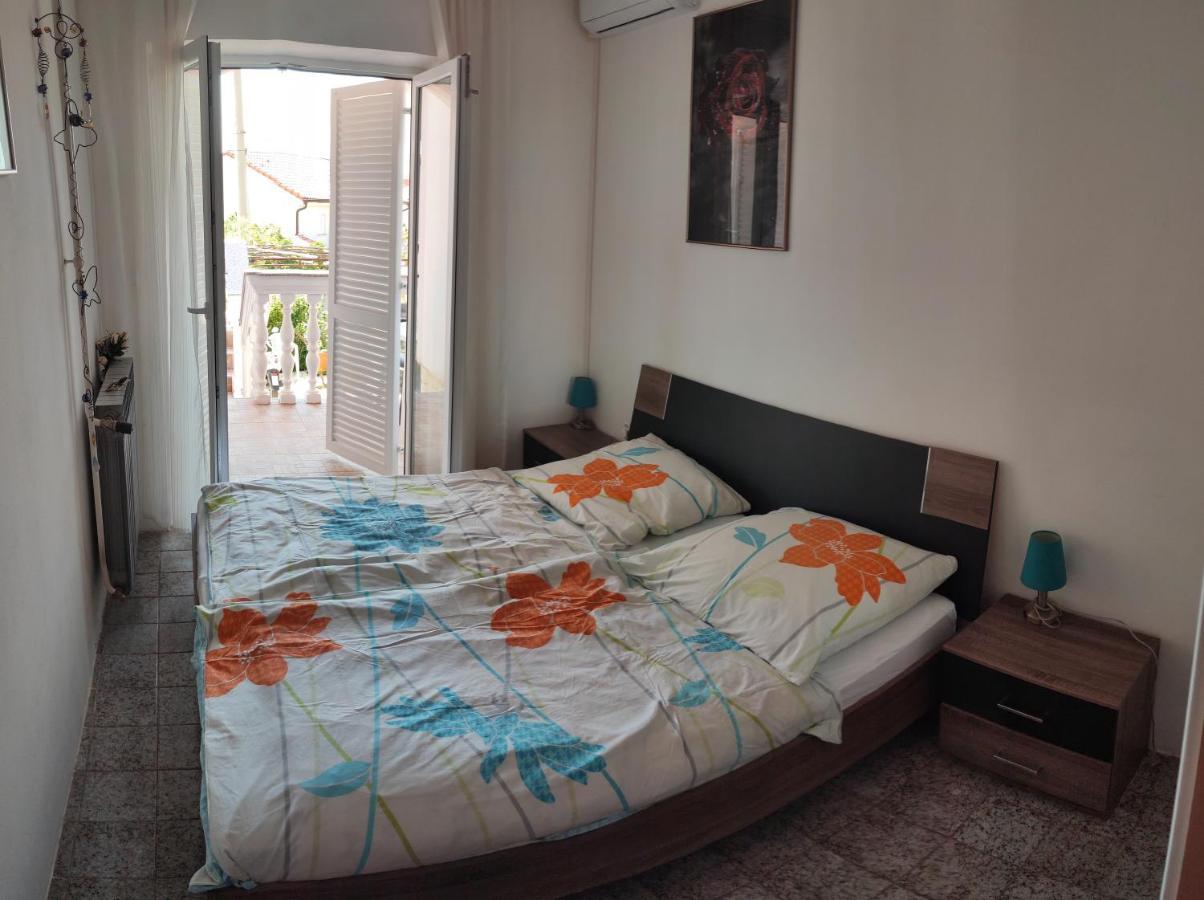 Apartmani Sabira Novi Vinodolski Eksteriør billede